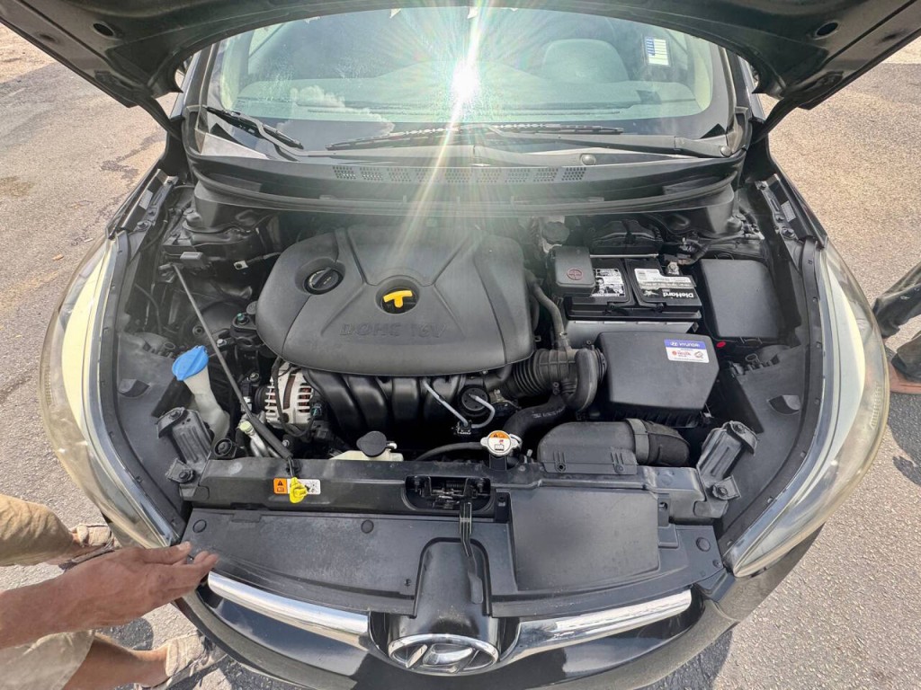 2016 Hyundai Elantra Image 17