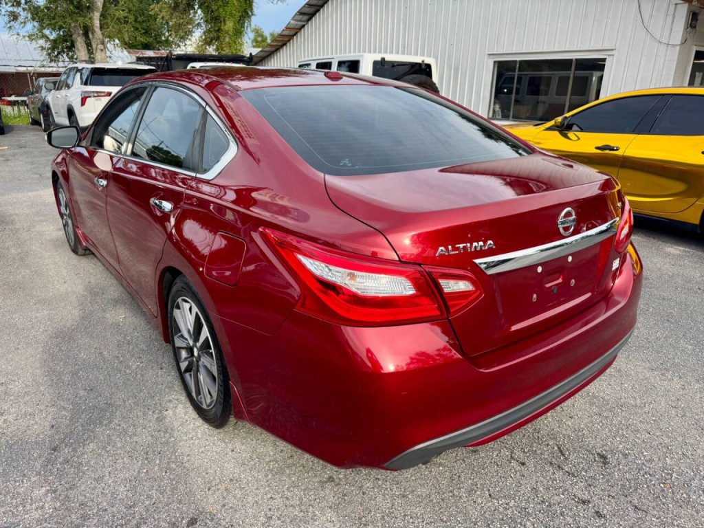 2017 Nissan Altima Image 5