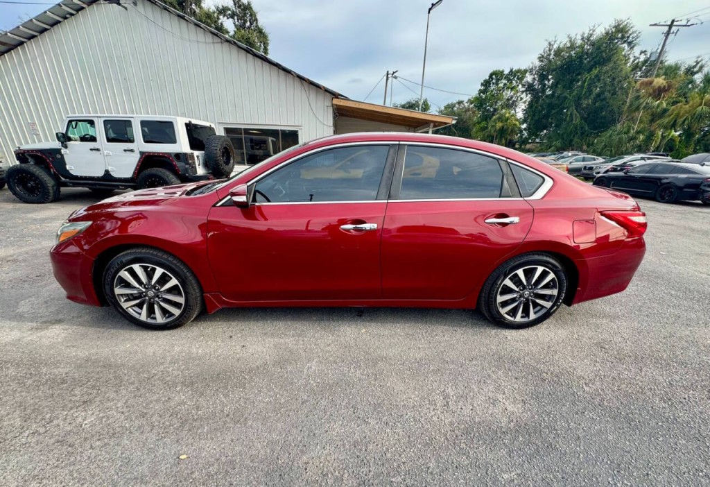 2017 Nissan Altima Image 6
