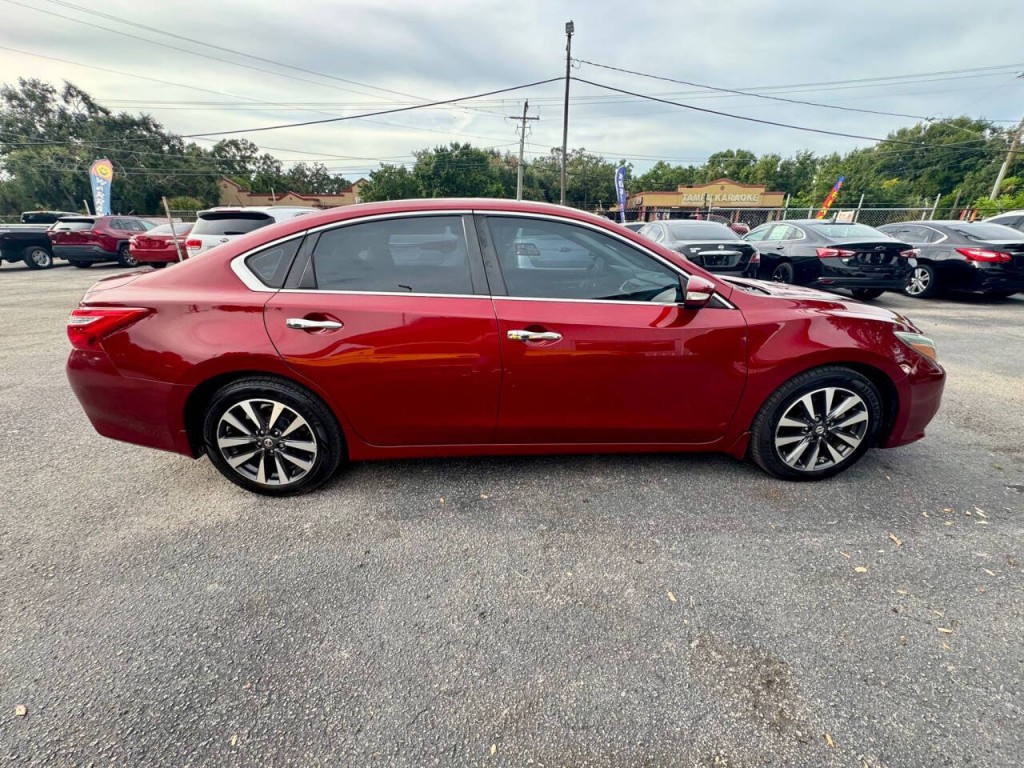 2017 Nissan Altima Image 7