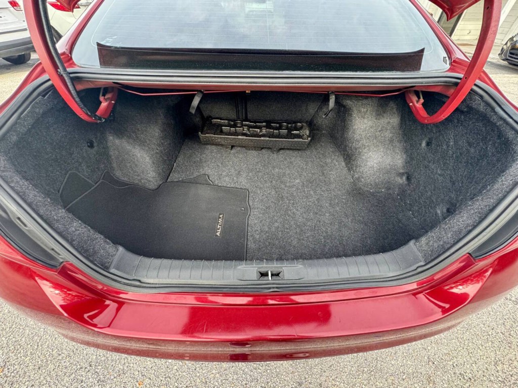 2017 Nissan Altima Image 12