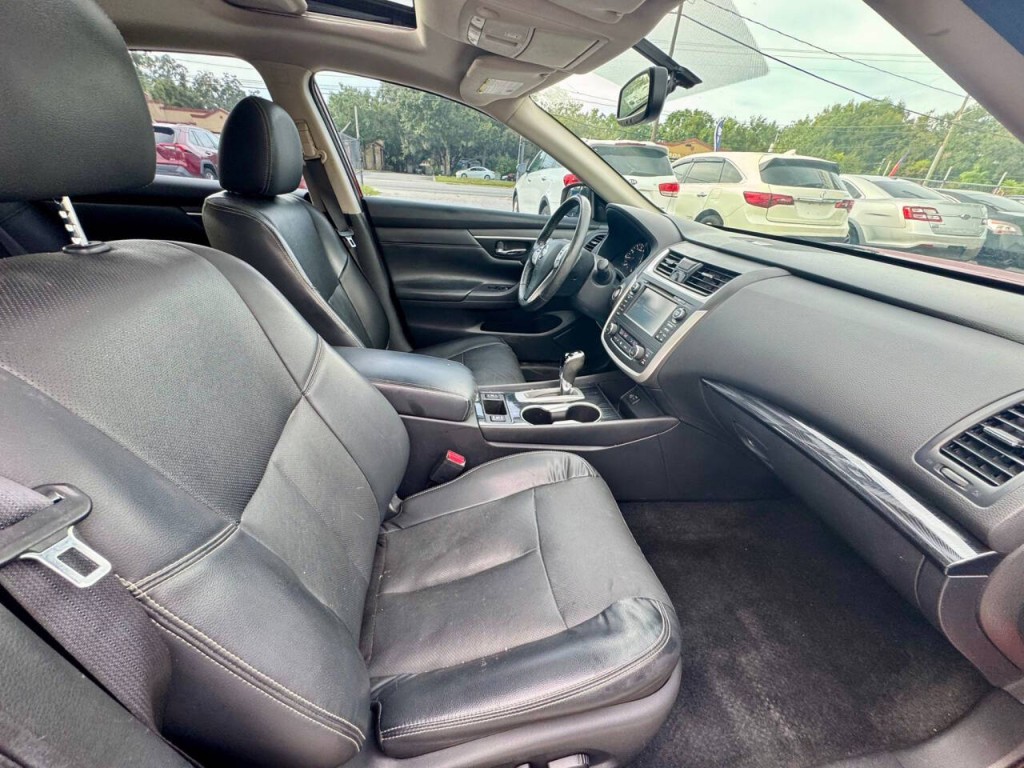 2017 Nissan Altima Image 14