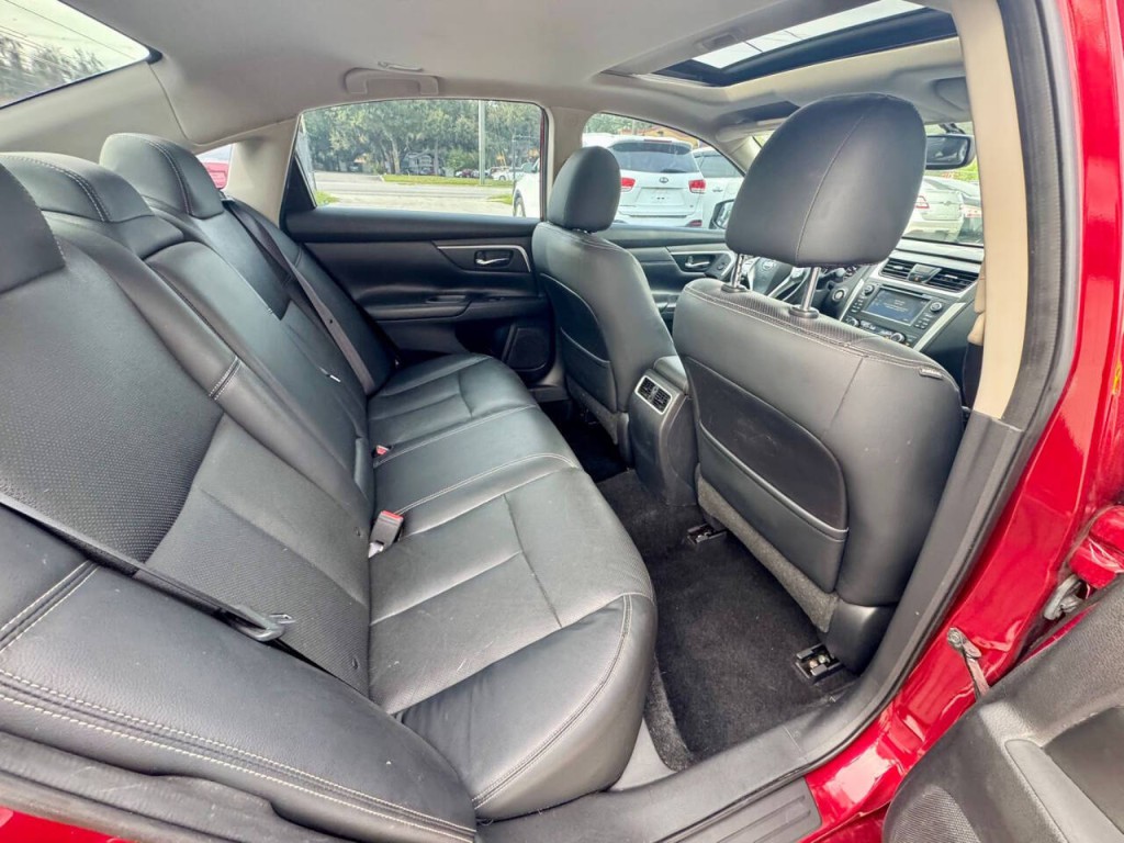 2017 Nissan Altima Image 16