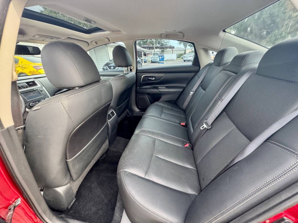 2017 Nissan Altima Image 18