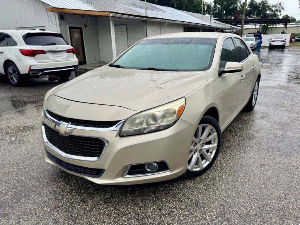 2014 Chevrolet Malibu Image 2