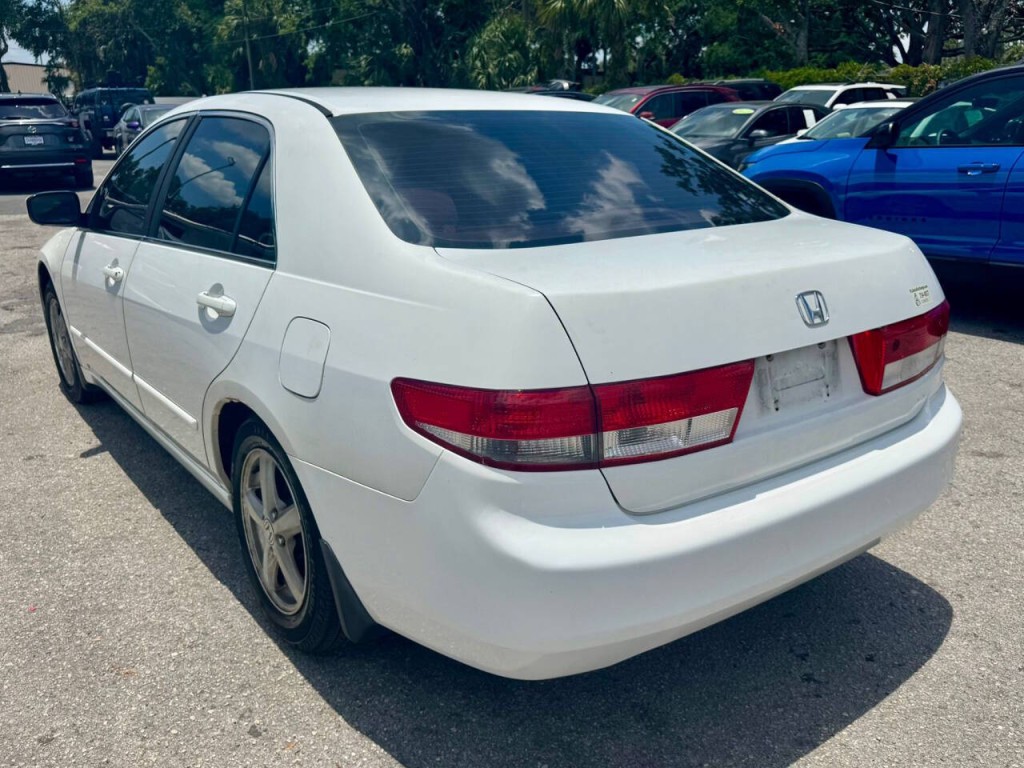 2003 Honda Accord Image 3