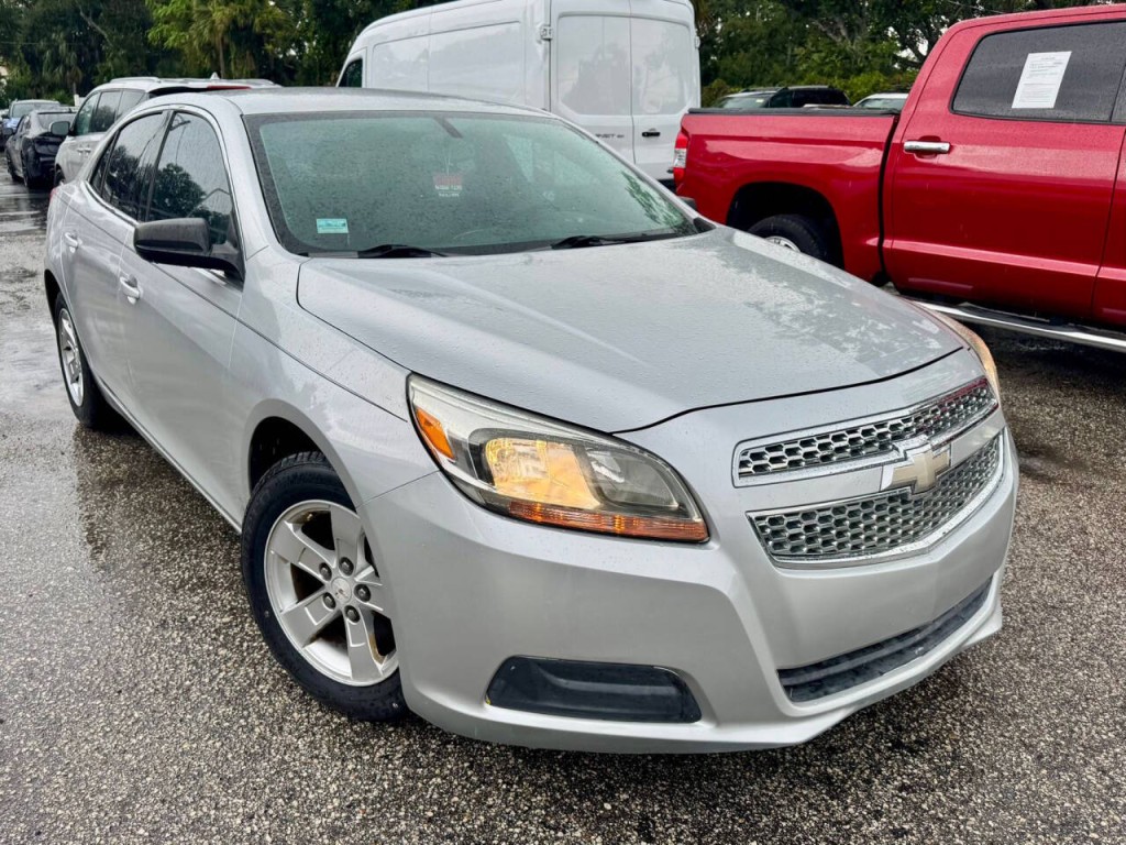 2013 Chevrolet Malibu Image 3