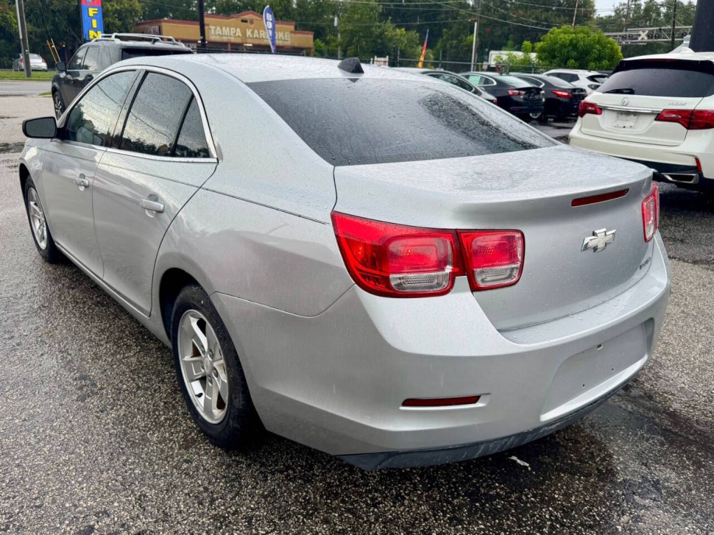 2013 Chevrolet Malibu Image 4