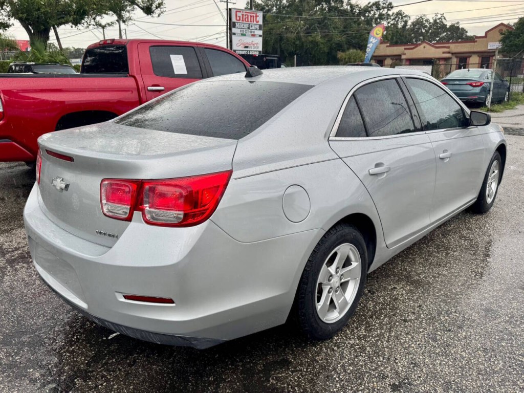 2013 Chevrolet Malibu Image 5