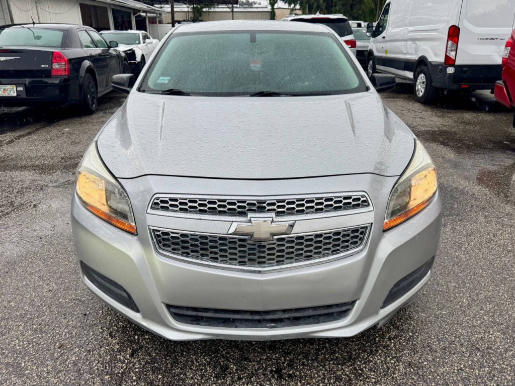 2013 Chevrolet Malibu Image 8