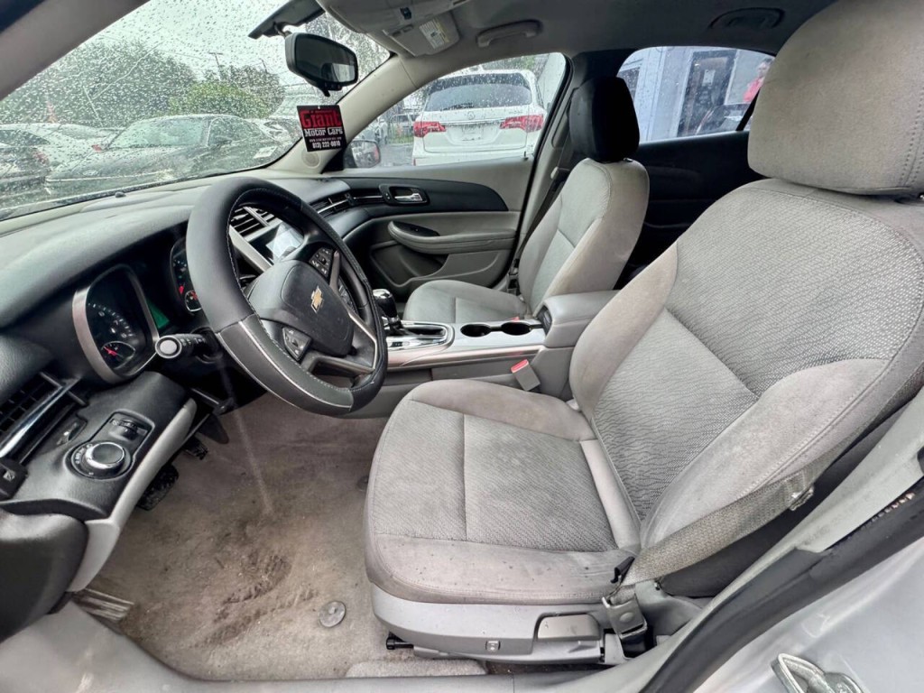 2013 Chevrolet Malibu Image 14