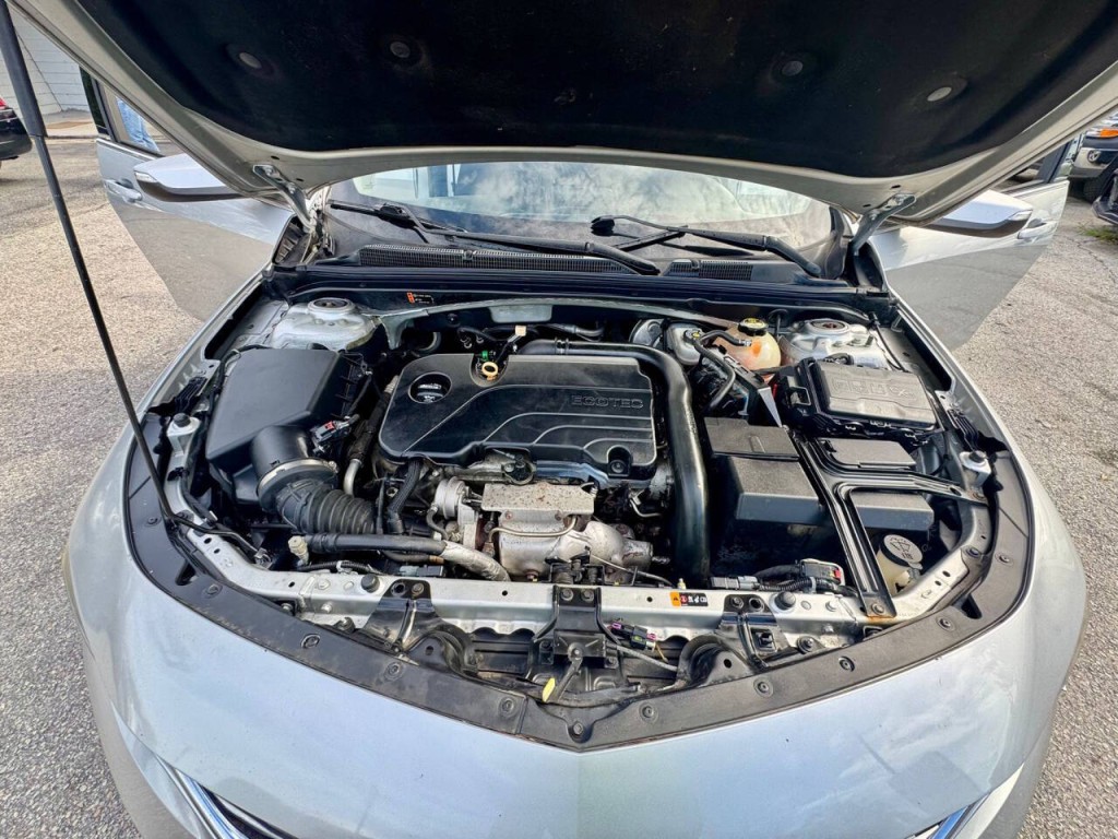 2018 Chevrolet Malibu Image 12