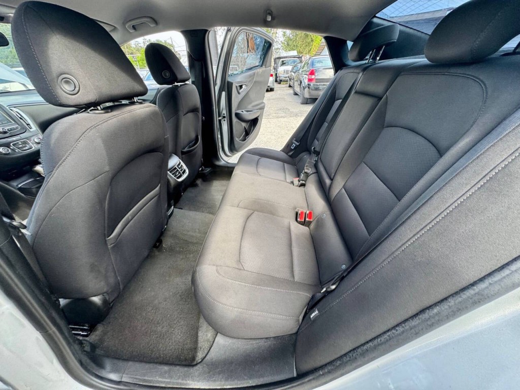 2018 Chevrolet Malibu Image 15