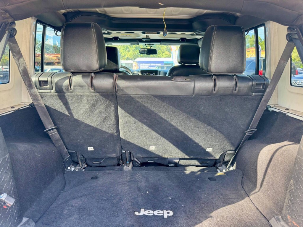 2016 Jeep Wrangler Unlimited Image 17