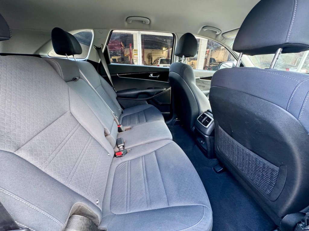 2018 Kia Sorento Image 25
