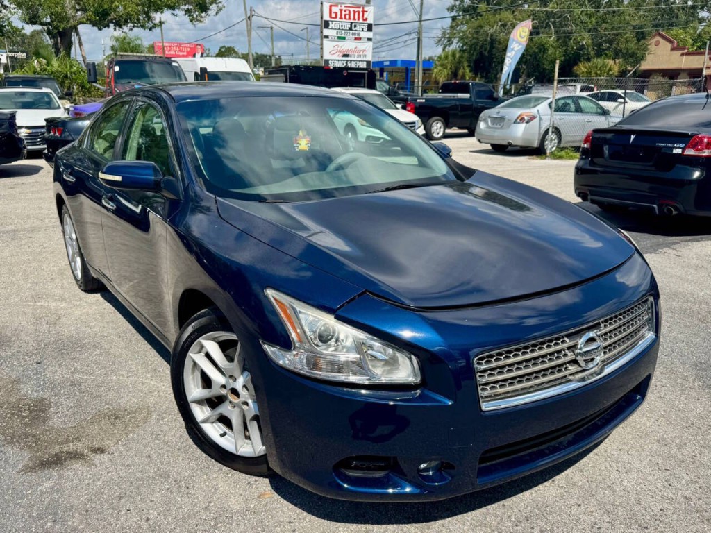 2009 Nissan Maxima Image 2