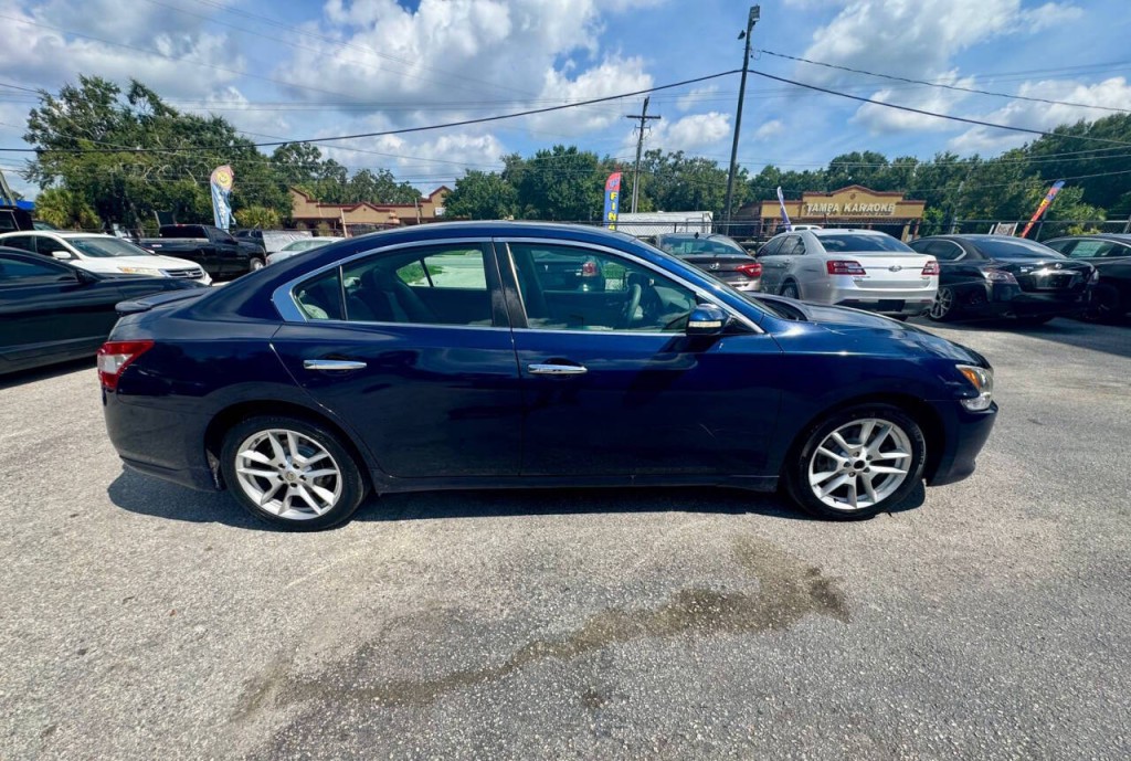 2009 Nissan Maxima Image 4