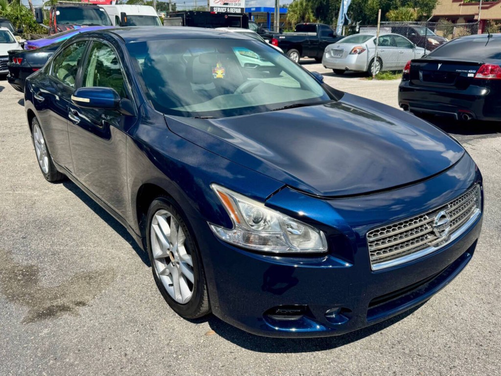 2009 Nissan Maxima Image 10