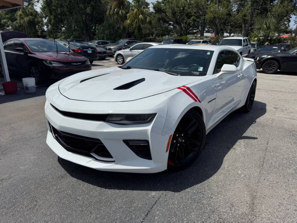 2017 Chevrolet Camaro Image 2
