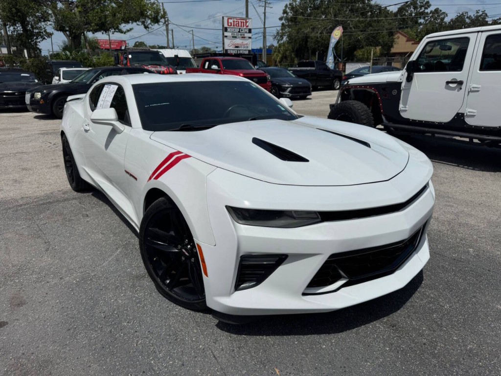 2017 Chevrolet Camaro Image 3