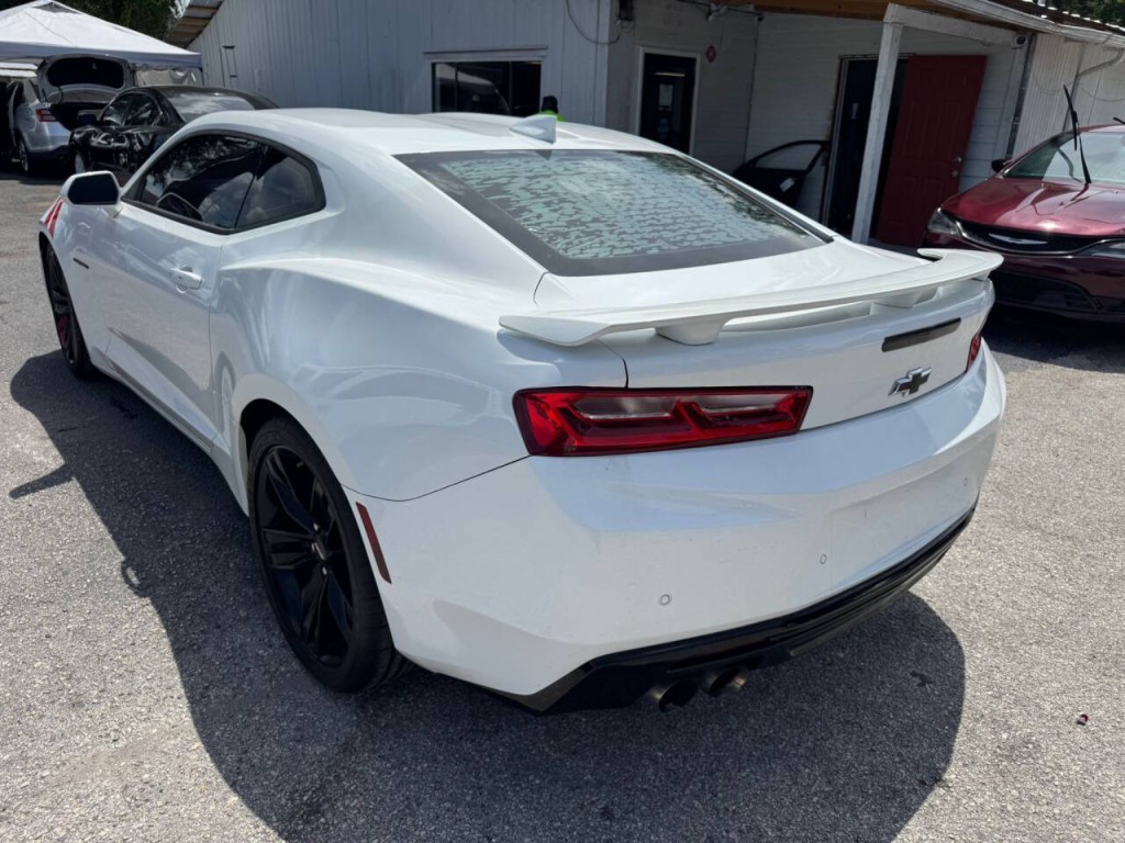 2017 Chevrolet Camaro Image 4