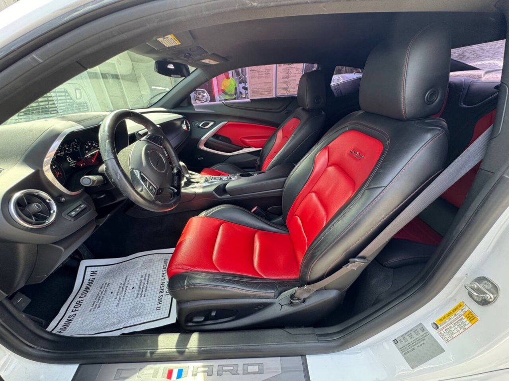 2017 Chevrolet Camaro Image 15
