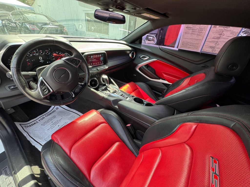 2017 Chevrolet Camaro Image 18