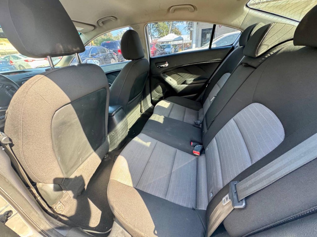2015 Kia Forte Image 17