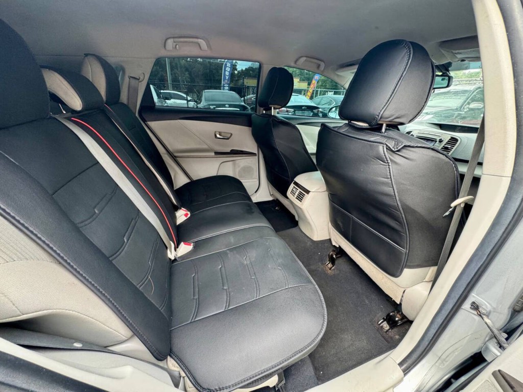 2015 Toyota Venza Image 15
