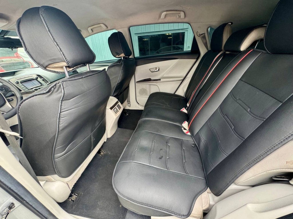 2015 Toyota Venza Image 17
