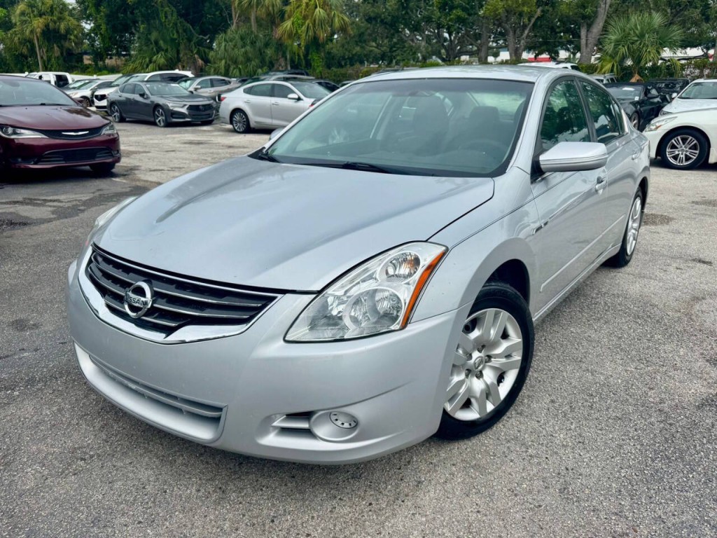 2011 Nissan Altima Image 3