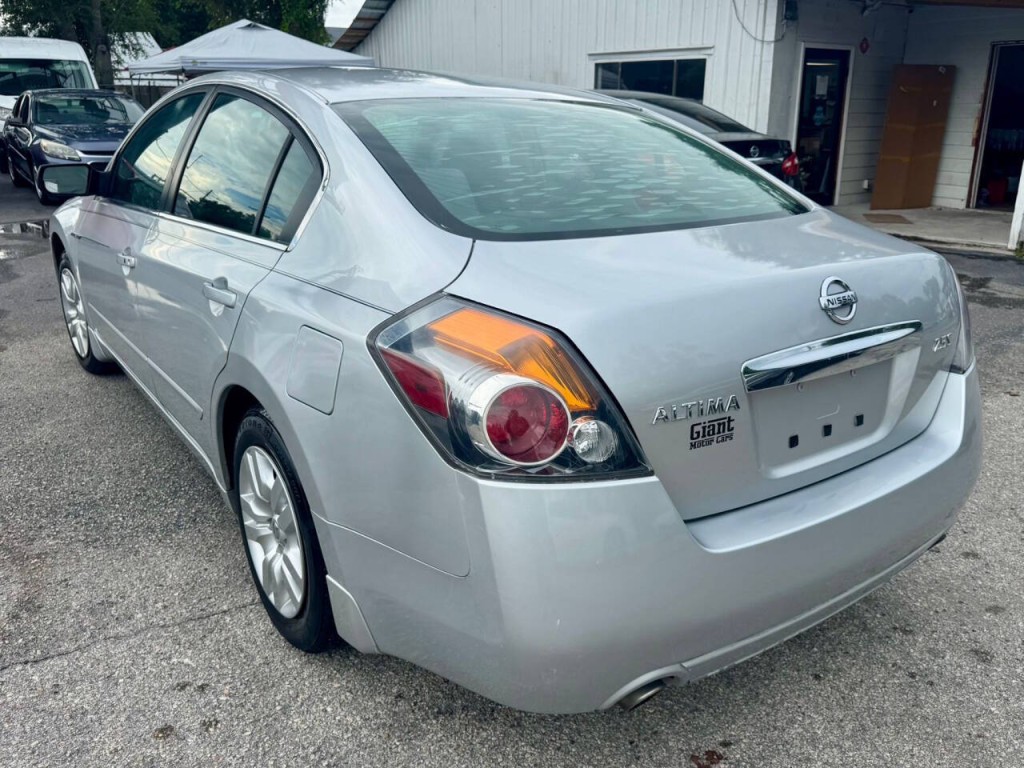 2011 Nissan Altima Image 6
