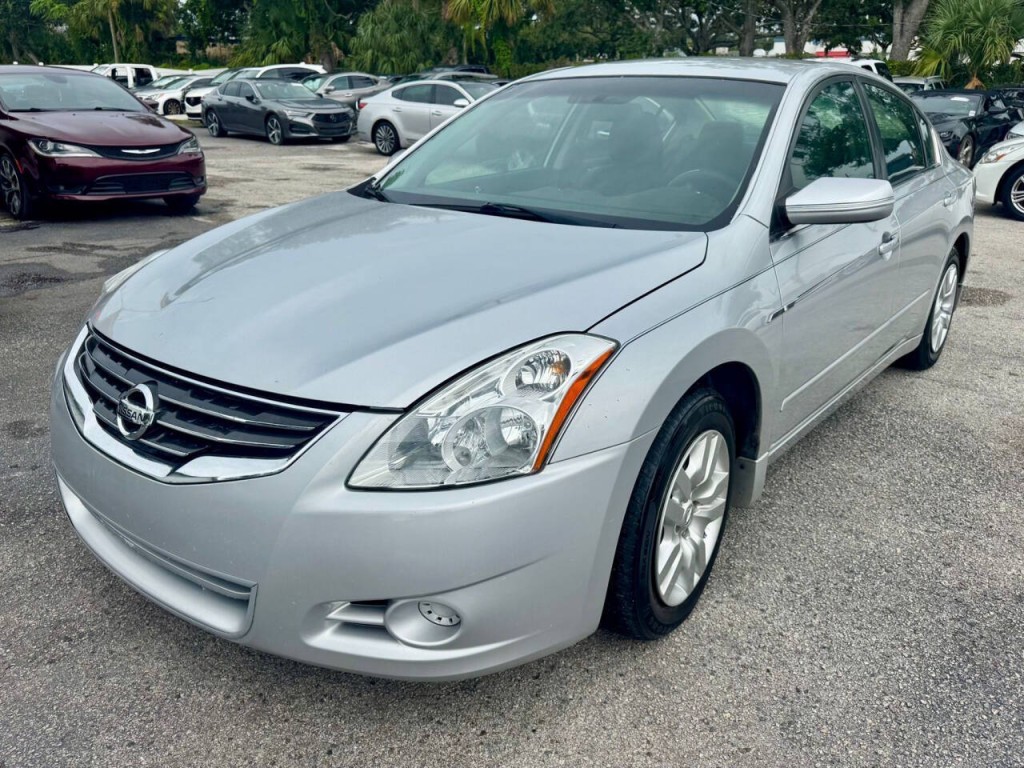 2011 Nissan Altima Image 11
