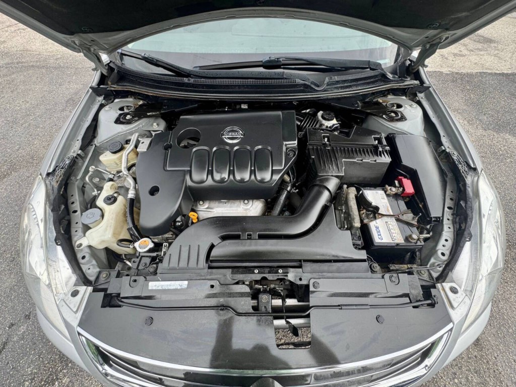 2011 Nissan Altima Image 12