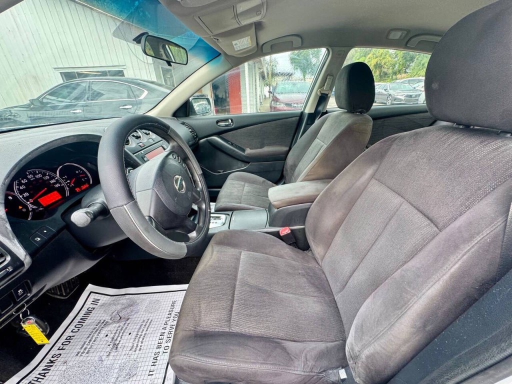 2011 Nissan Altima Image 14