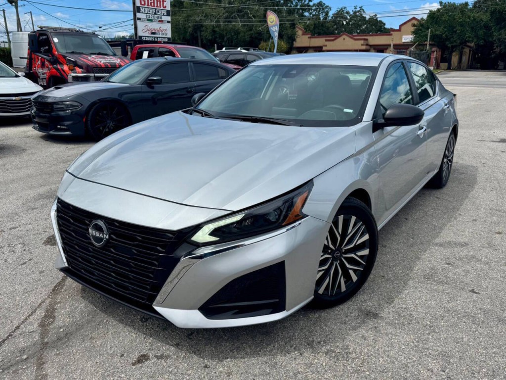 2024 Nissan Altima Image 2