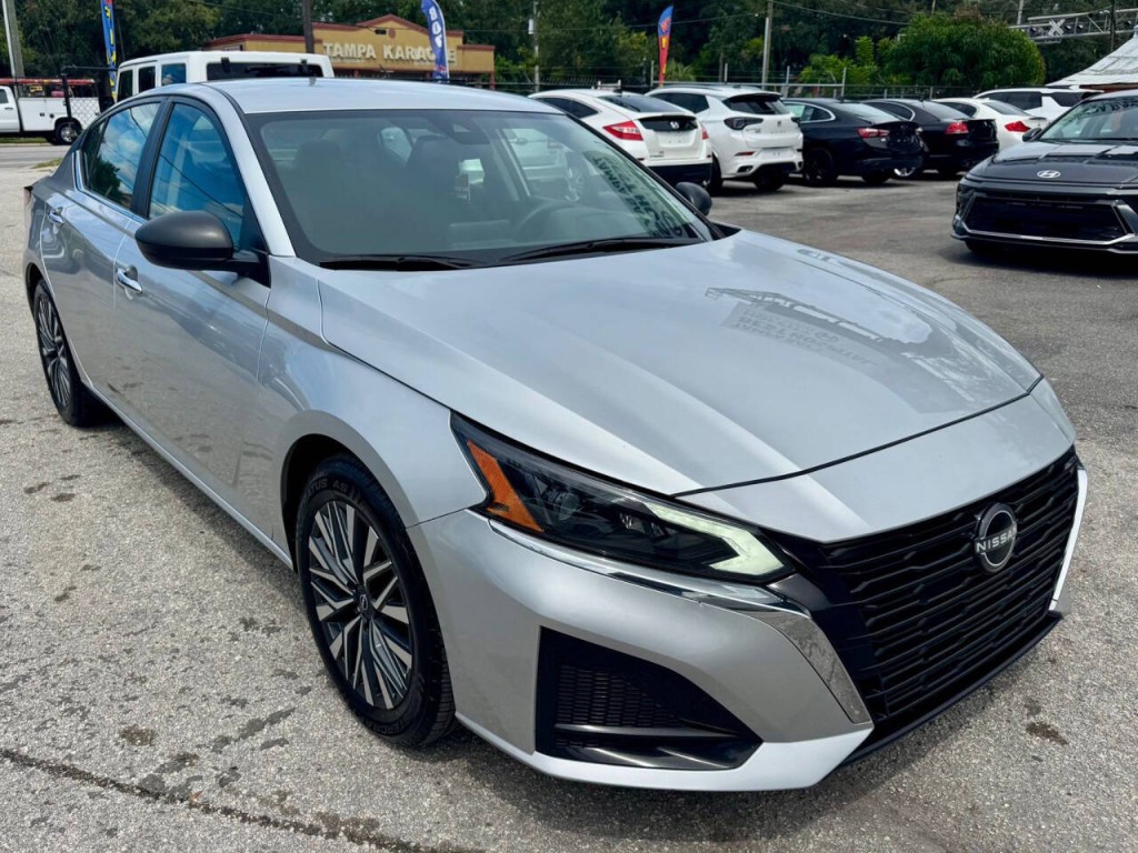 2024 Nissan Altima Image 10