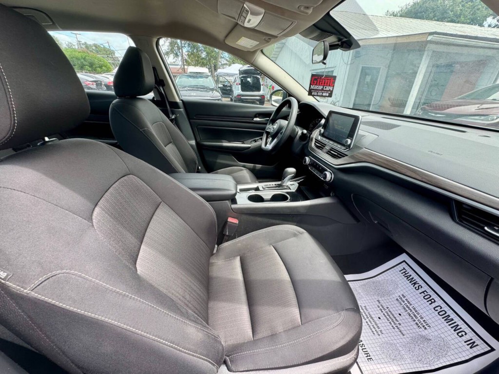 2024 Nissan Altima Image 16