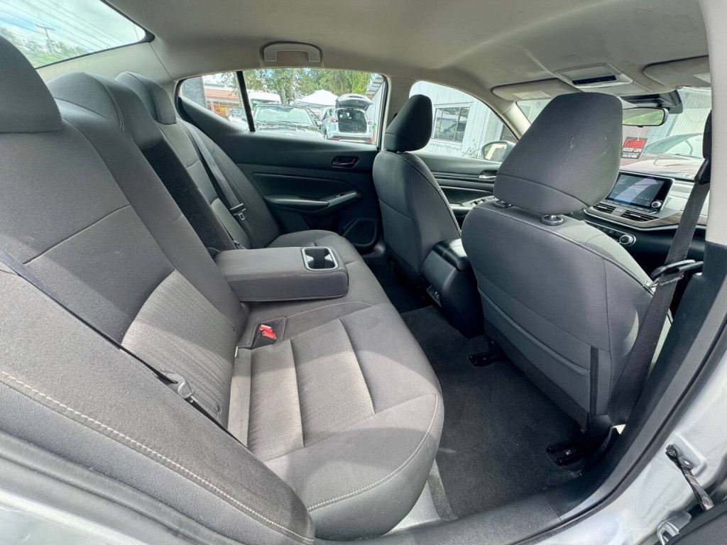 2024 Nissan Altima Image 17