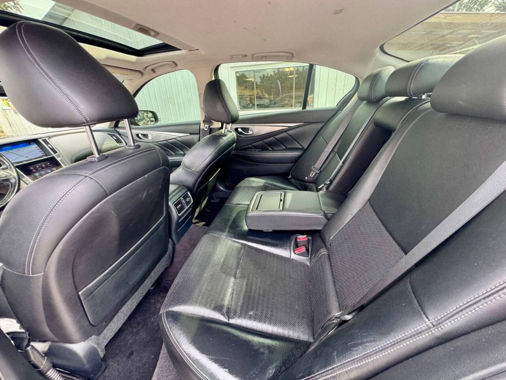 2018 INFINITI Q50 Image 17