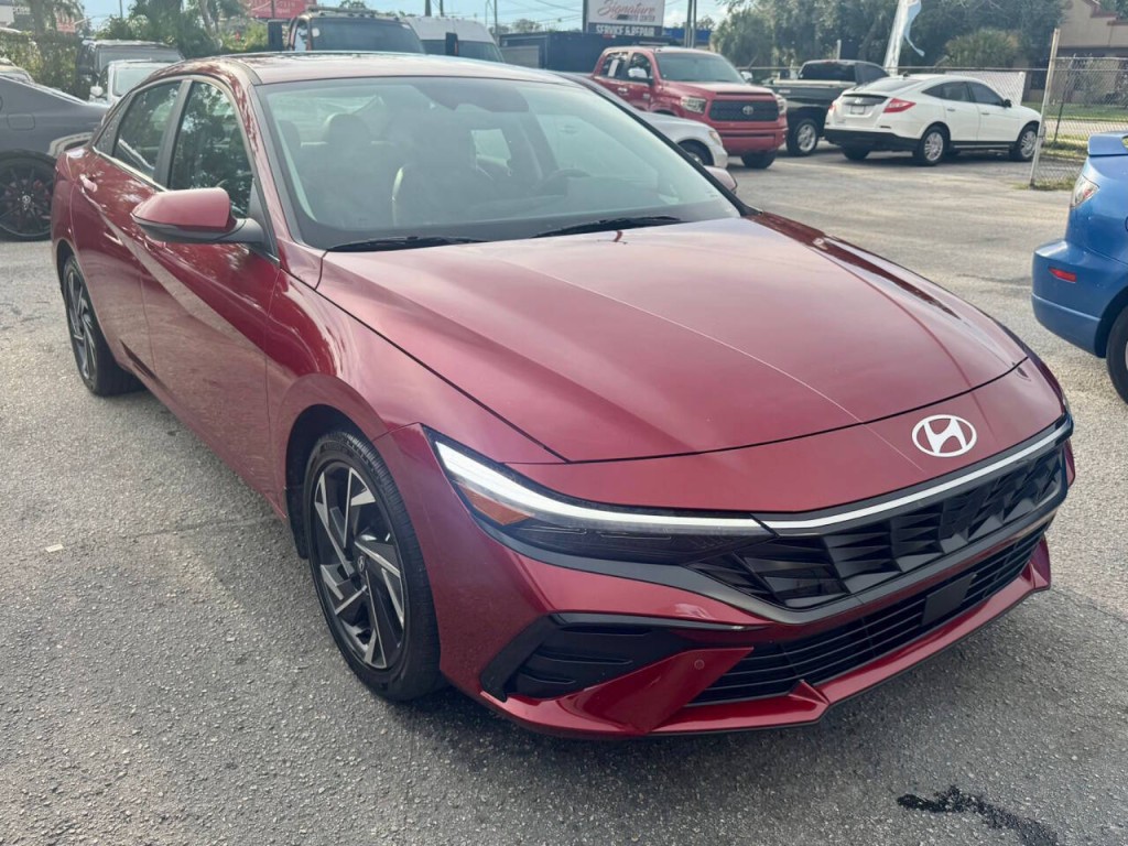2024 Hyundai Elantra Image 10