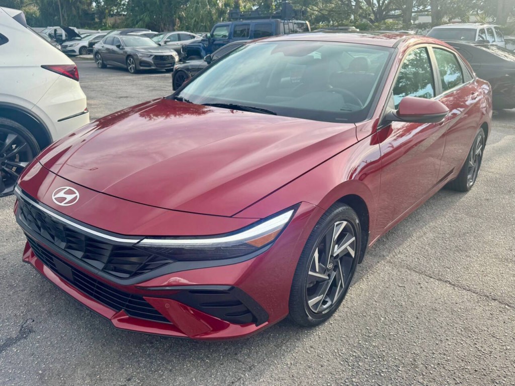 2024 Hyundai Elantra Image 11