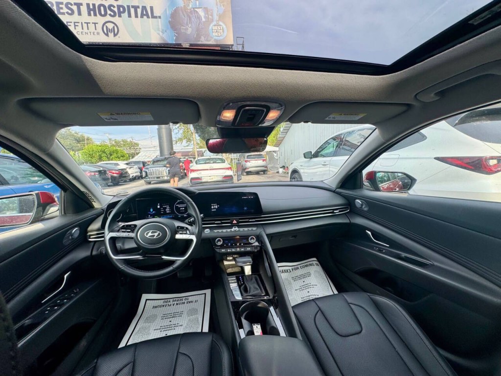 2024 Hyundai Elantra Image 17