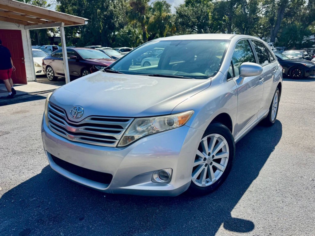 2010 Toyota Venza Image 2