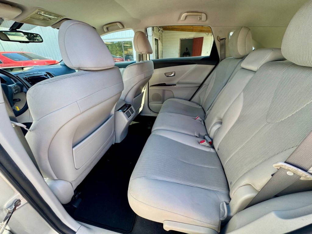 2010 Toyota Venza Image 15