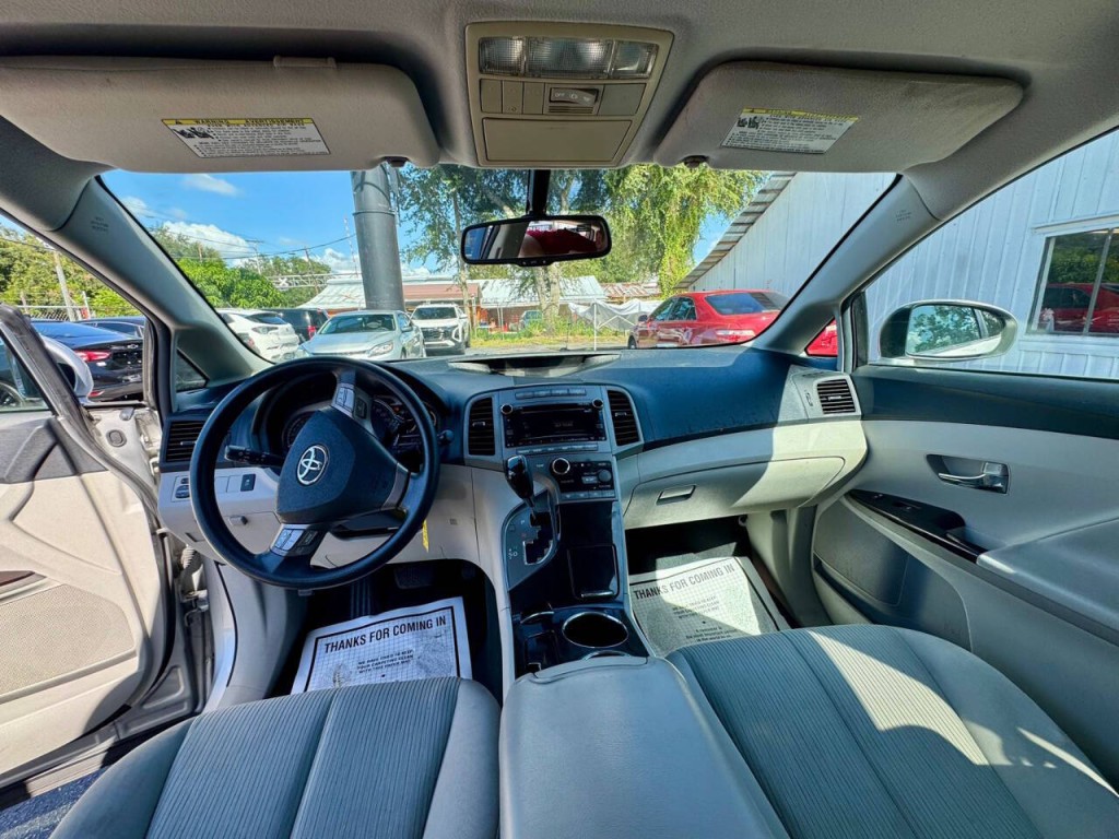 2010 Toyota Venza Image 18