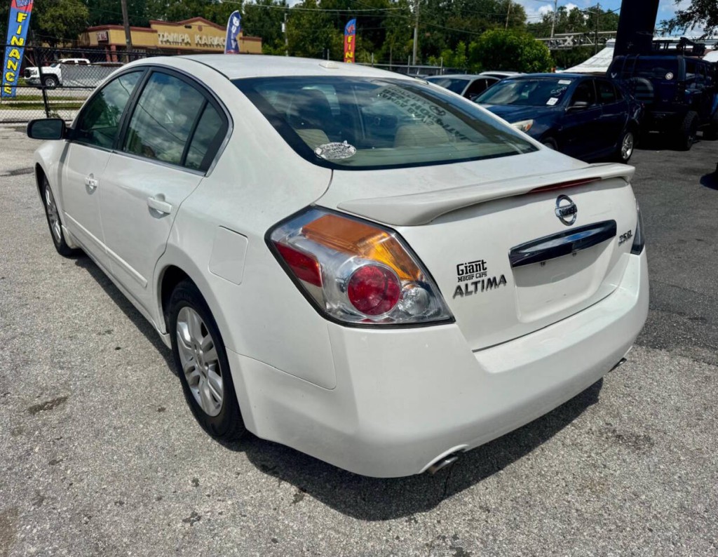 2010 Nissan Altima Image 5