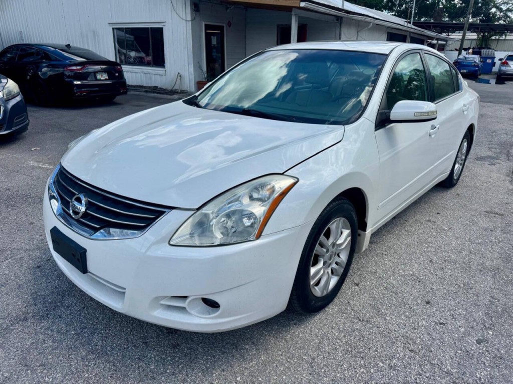 2010 Nissan Altima Image 11