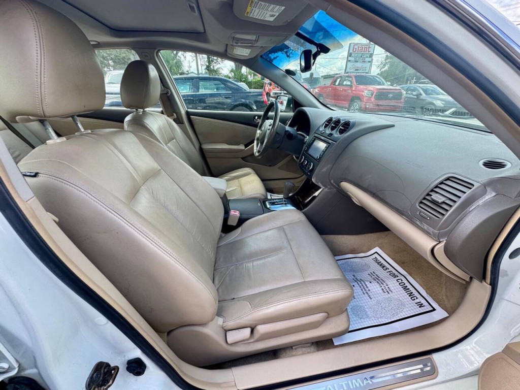 2010 Nissan Altima Image 13