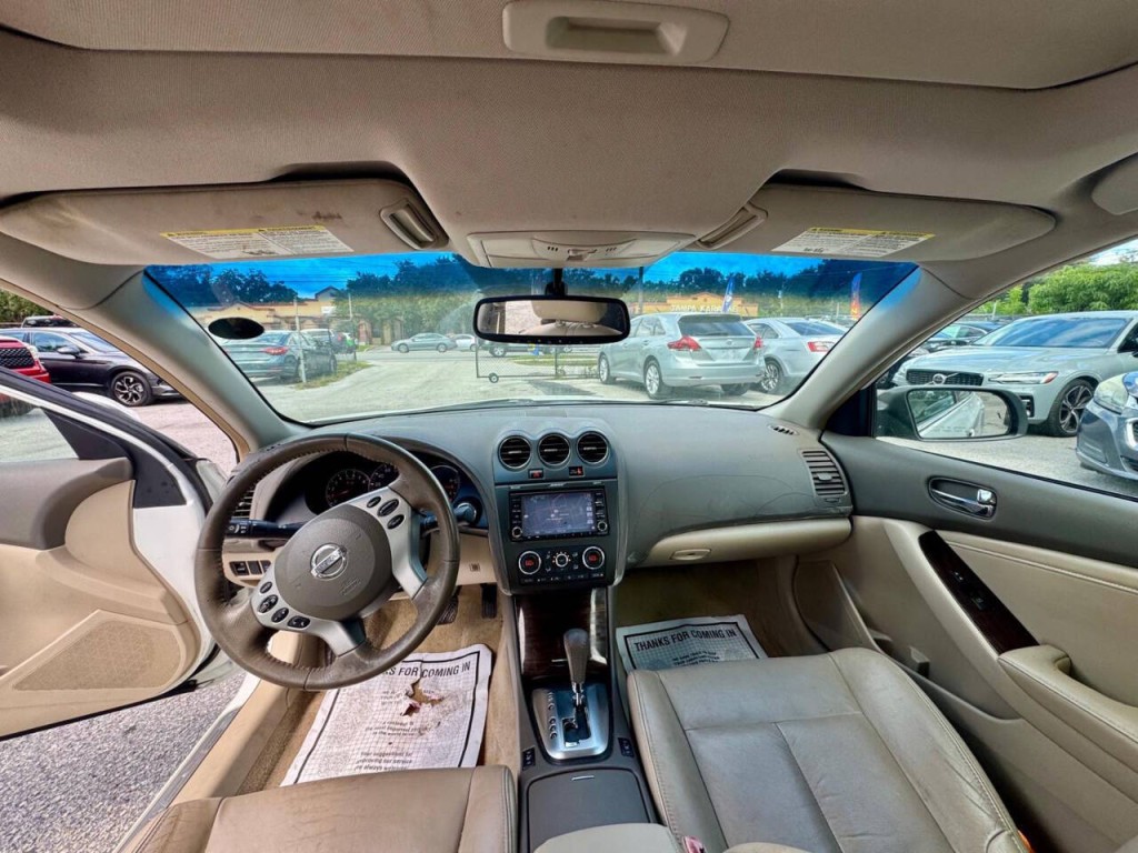 2010 Nissan Altima Image 18